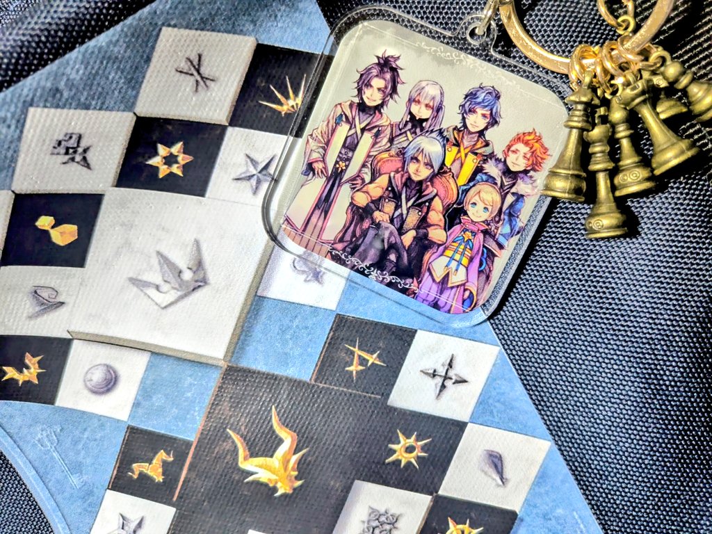 azukimonaca13's tweet image. 100円ショップのチェス駒パーツ付けてみた!
本当は銀粘土で再現したかったけど資料&資金不足。
#キングダムハーツ
