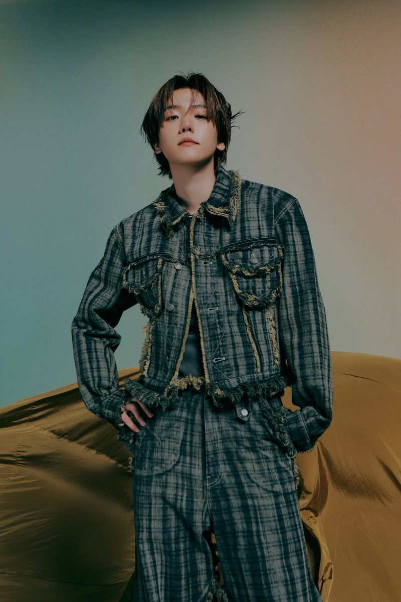 baekhyun_charts's tweet photo. “Essence of Reverie” has recorded the highest 1st day sales by a soloist on Hanteo in 2025. https://t.co/m4UkaUqK5L
