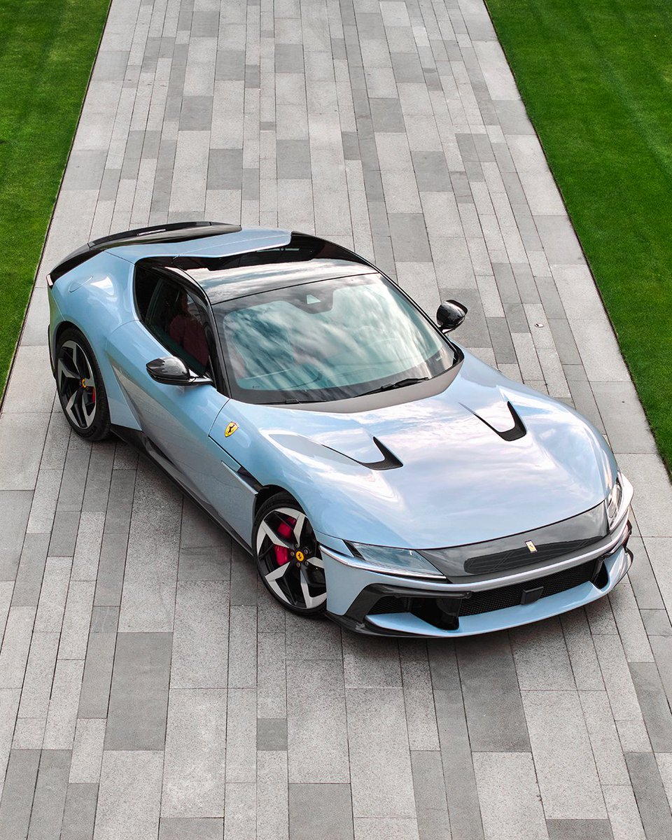 Shining bright.

#Ferrari12Cilindri #China #Ferrari