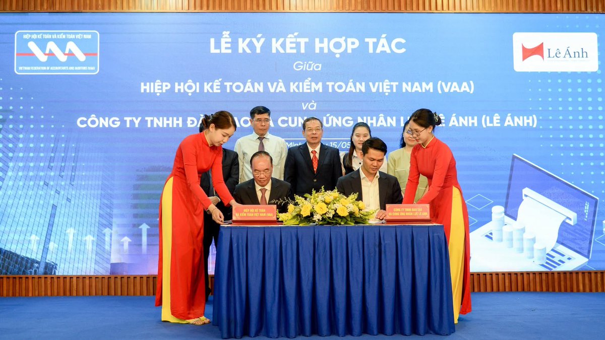 ketoanleanh's tweet photo. 🎉 KẾ TOÁN LÊ ÁNH KÝ KẾT HỢP TÁC CHIẾN LƯỢC CÙNG HIỆP HỘI KẾ TOÁN – KIỂM TOÁN VIỆT NAM (VAA) 🎉

Trong khuôn khổ sự kiện công bố mở văn phòng đại diện tại khu vực phía Nam https://t.co/KydyalT4ie