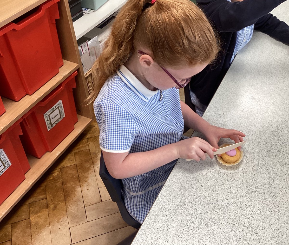 OurLadysCP's tweet image. Year 1 making halves and quarters in Maths this morning @OurLadyandAllS1 #CatholicLife #MathsInAction