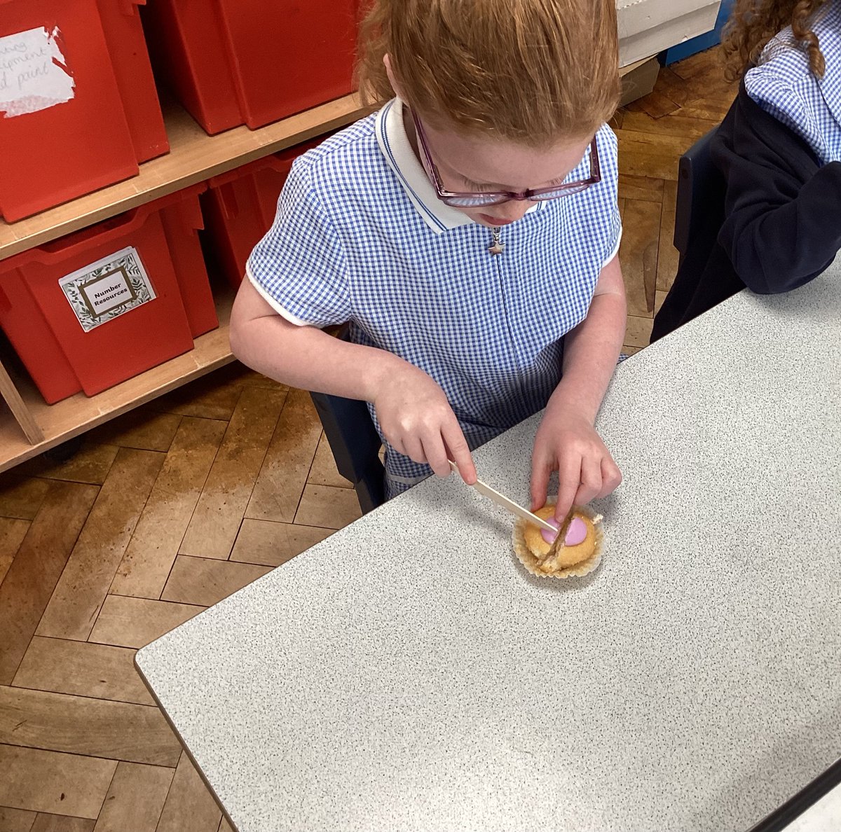 OurLadysCP's tweet image. Year 1 making halves and quarters in Maths this morning @OurLadyandAllS1 #CatholicLife #MathsInAction