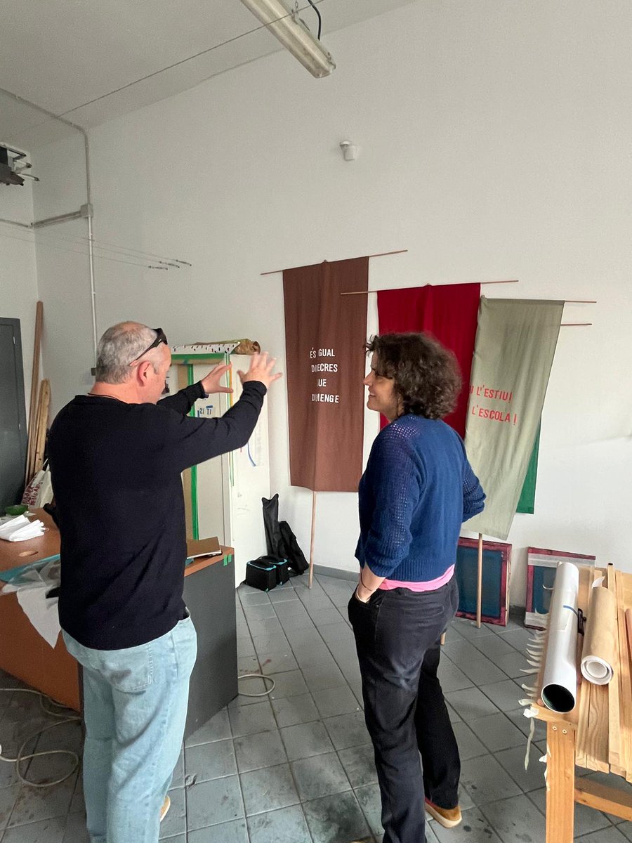 Espai d'Arts RU (@espaidartsru) on Twitter photo Studio visit d'Albert Gusi a l'Espai d'Arts de <a href="/rocaumbertfa/">Roca Umbert Fàbrica de les Arts</a> amb les artistes residents
Gusi és artista visual, codirector del <a href="/panoramic_fest/">Festival PANORÀMIC</a> i el <a href="/LandArtAndorra/">L’ANDART 25</a>, i director del <a href="/Grisart_LAB/">Grisart_LAB</a> i el <a href="/NYS_fest/">NYS Polígon Arts</a> Studio visit d'Albert Gusi a l'Espai d'Arts de <a href="/rocaumbertfa/">Roca Umbert Fàbrica de les Arts</a> amb les artistes residents
Gusi és artista visual, codirector del <a href="/panoramic_fest/">Festival PANORÀMIC</a> i el <a href="/LandArtAndorra/">L’ANDART 25</a>, i director del <a href="/Grisart_LAB/">Grisart_LAB</a> i el <a href="/NYS_fest/">NYS Polígon Arts</a>