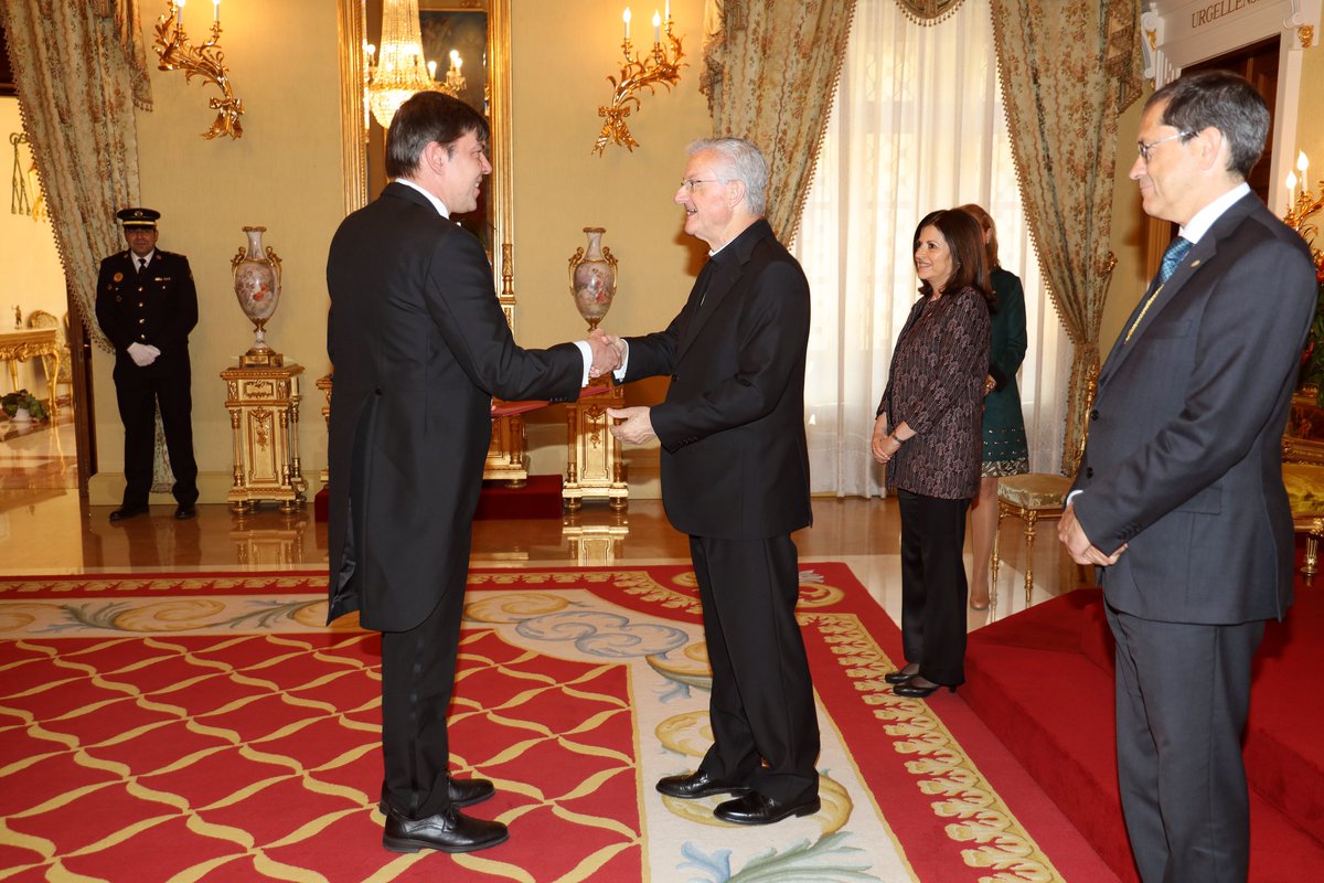 Latvian MFA 🇱🇻 | #StandWithUkraine 🇺🇦 (@latvian_mfa) on Twitter photo On 16 May, Ambassador <a href="/JZlamets/">Jānis Zlamets</a> 🇱🇻 presented his credentials to the Co-Prince of Andorra 🇦🇩 & Archbishop of Urgell, the Most Reverend Joan-Enric Vives Sicília. Andorra's FM <a href="/ImmaTorFaus/">Imma Tor Faus</a> also took part in the ceremony.
➡️ mfa.gov.lv/en/article/lat… On 16 May, Ambassador <a href="/JZlamets/">Jānis Zlamets</a> 🇱🇻 presented his credentials to the Co-Prince of Andorra 🇦🇩 & Archbishop of Urgell, the Most Reverend Joan-Enric Vives Sicília. Andorra's FM <a href="/ImmaTorFaus/">Imma Tor Faus</a> also took part in the ceremony.
➡️ mfa.gov.lv/en/article/lat…
