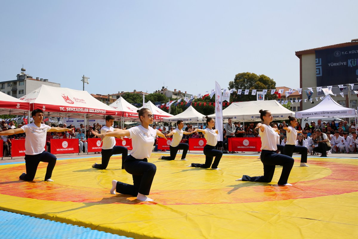 Rektörümüz Prof. Dr. Rana Kibar 19 Mayıs Atatürk’ü Anma, Gençlik ve Spor Bayramı Kutlamalarına Katıldı

#19Mayıs #AtatürküAnmaGençlikveSporBayramı #MCBÜ #ManisaCelalBayarÜniversitesi
