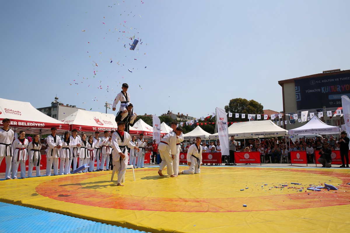 Rektörümüz Prof. Dr. Rana Kibar 19 Mayıs Atatürk’ü Anma, Gençlik ve Spor Bayramı Kutlamalarına Katıldı

#19Mayıs #AtatürküAnmaGençlikveSporBayramı #MCBÜ #ManisaCelalBayarÜniversitesi