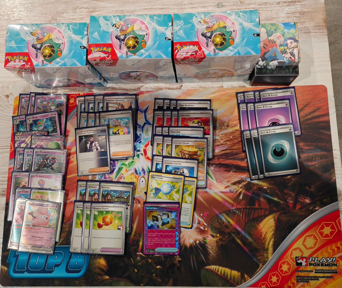 Despite taking a Pokemon hiatus since EUIC, Ryan Moorhouse (<a href="/pokepower22/">Ryan Moorhouse</a>) has come back and managed to achieve a tremendous Top 8 finish at the Utrecht Special!

Piloting a slightly modified Brent sixty really paid off well for him!
