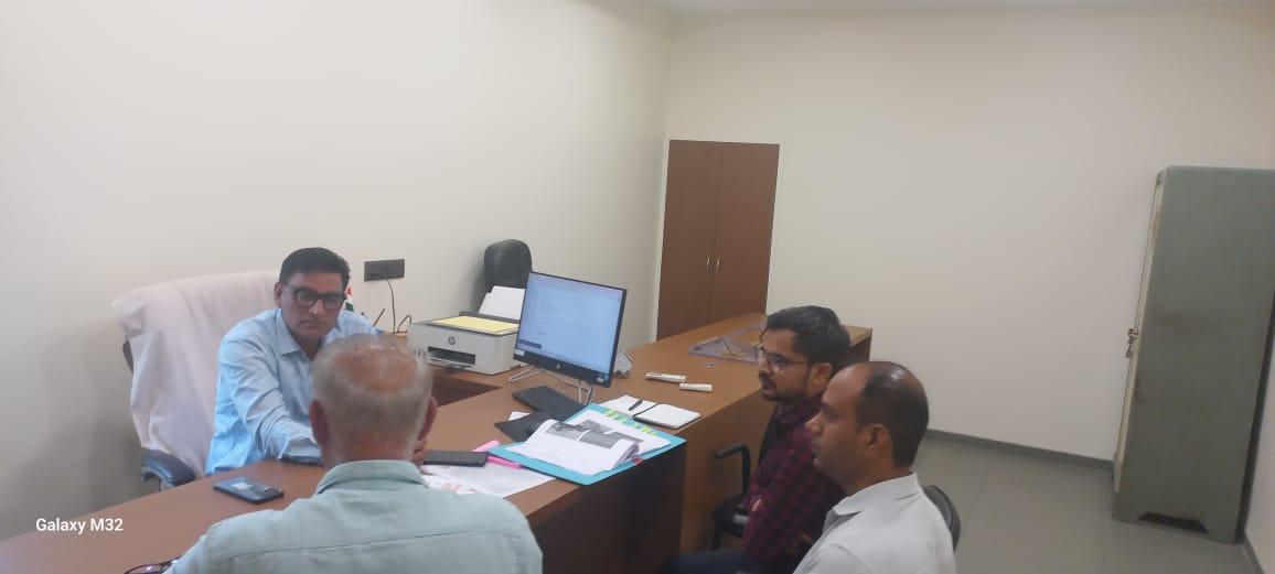 માન.નિયામકશ્રી દ્વારા બોરસદ તાલુકાના ભાદરણ ગામે ઘનકચરા વ્યવસ્થાપન અંગે તા.વિ.અ.શ્રી-બોરસદ,સરપંચશ્રી,તલાટીશ્રી,ભાદરણ સાથે ક્લસ્ટર બેઝ  SWM પ્લાન્ટ,ડોર ટુ ડોર વેસ્ટ કલેક્શન,સેગ્રીગેશન અંગે બેઠક કરી જરૂરી માર્ગદર્શન અને સૂચનો કરવામાં આવ્યા.
<a href="/CollectorAnd/">Collector and DM Anand</a> <a href="/DDO_Anand/">DDO Anand</a> <a href="/SBMR_Gujarat/">Swachh Bharat Mission- Gramin, Gujarat</a>