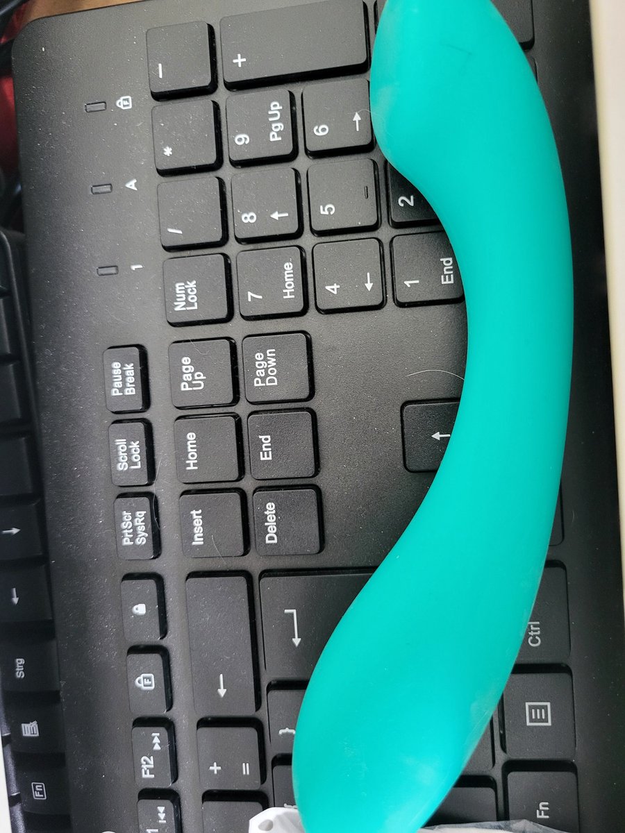 Den Satisfyer der Kollegin in Ihrem Schreibtisch gefunden......und nun?