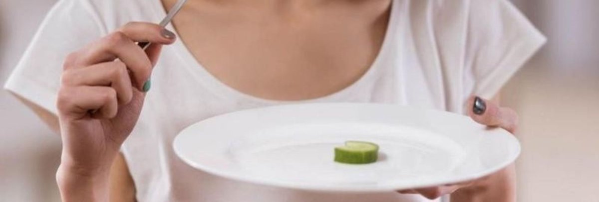 New post: I nuovi disordini alimentari. Quell’ombra nera diventata emergenza fra gli adolescenti  specchiodeitempi.org/i-nuovi-disord…