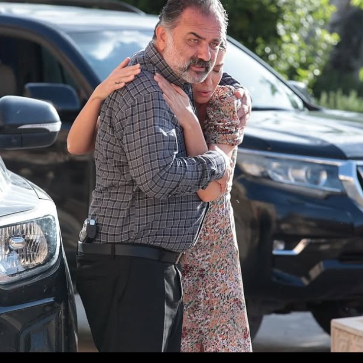 Cihan şu adamı çatışmalara götürme çoluğu çocuğu var adamın...

#UzakŞehir