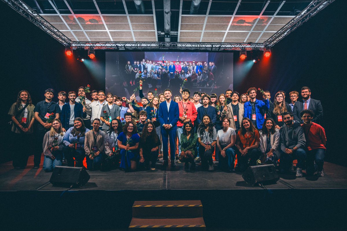 Jeunes Socialistes du Puy-de-Dôme (@jeunessoc63) on Twitter photo Retour en images sur le second Congrès des <a href="/lesJeunesSoc/">Les Jeunes Socialistes</a>
Félicitations <a href="/RemiBoussemart/">Rémi Boussemart</a> pour ton élection méritée et merci pour la confiance que tu as accordée en <a href="/ArndNoemie/">Noémie Aurand 🌹</a> et en <a href="/AdrienPourrat/">Adrien Pourrat</a> qui rejoignent l’équipe nationale
Maintenant au travail pour défendre nos idées ! Retour en images sur le second Congrès des <a href="/lesJeunesSoc/">Les Jeunes Socialistes</a>
Félicitations <a href="/RemiBoussemart/">Rémi Boussemart</a> pour ton élection méritée et merci pour la confiance que tu as accordée en <a href="/ArndNoemie/">Noémie Aurand 🌹</a> et en <a href="/AdrienPourrat/">Adrien Pourrat</a> qui rejoignent l’équipe nationale
Maintenant au travail pour défendre nos idées !
