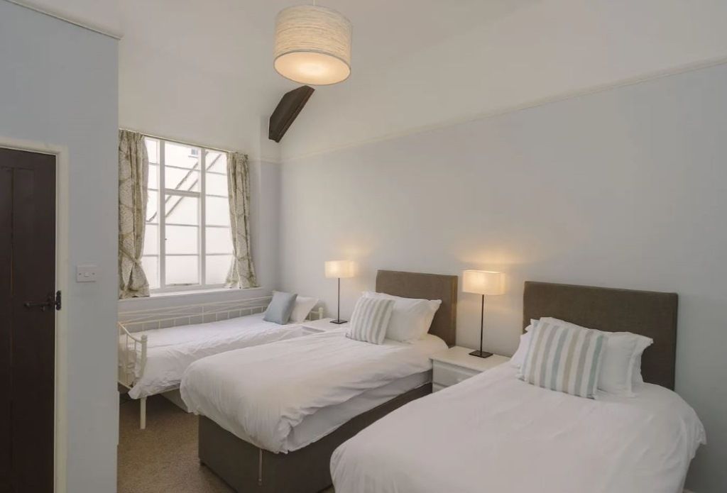WeAcceptPets's tweet image. 🍃 Escape to the Peace of Corner Cottage 🏡

Whether it’s a weekend getaway or a longer escape, Corner Cottage is the ideal place to unwind and enjoy the simple pleasures of the countryside.

Accepts 🐶 
weacceptpets.co.uk/Devon/8356 

#CountrysideEscape #RuralRetreat #UKHolidayLet