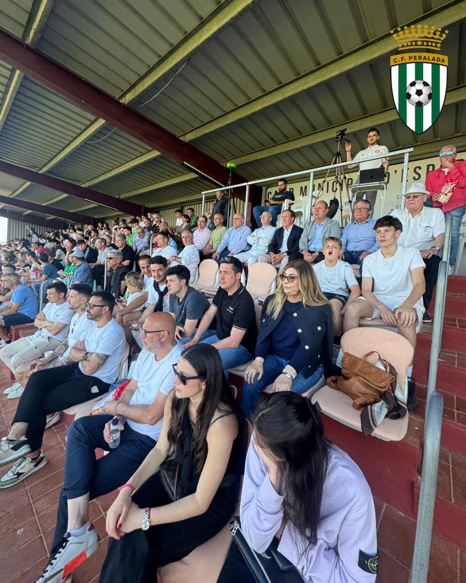 CFPeralada's tweet image. 𝗧𝗲𝗿𝗰𝗲𝗿𝗮 𝗱𝗶𝘃𝗶𝘀𝗶ó 🟢

💚 GRÀCIES, AFICIÓ!

Ahir vau estar de 10. No ha pogut ser… però això no s’ha acabat!
Ens aixecarem més forts. Aquest equip encara no ha dit l’última paraula. 💪

#OrgullPeralada #Playoff2025 #FinsAlFinal #SomVerds
