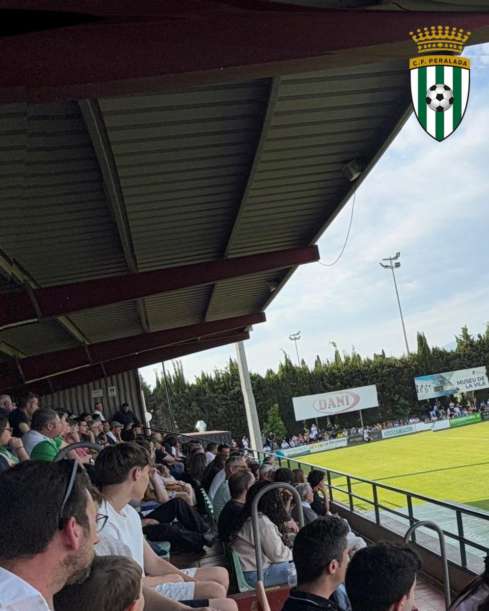 CFPeralada's tweet image. 𝗧𝗲𝗿𝗰𝗲𝗿𝗮 𝗱𝗶𝘃𝗶𝘀𝗶ó 🟢

💚 GRÀCIES, AFICIÓ!

Ahir vau estar de 10. No ha pogut ser… però això no s’ha acabat!
Ens aixecarem més forts. Aquest equip encara no ha dit l’última paraula. 💪

#OrgullPeralada #Playoff2025 #FinsAlFinal #SomVerds
