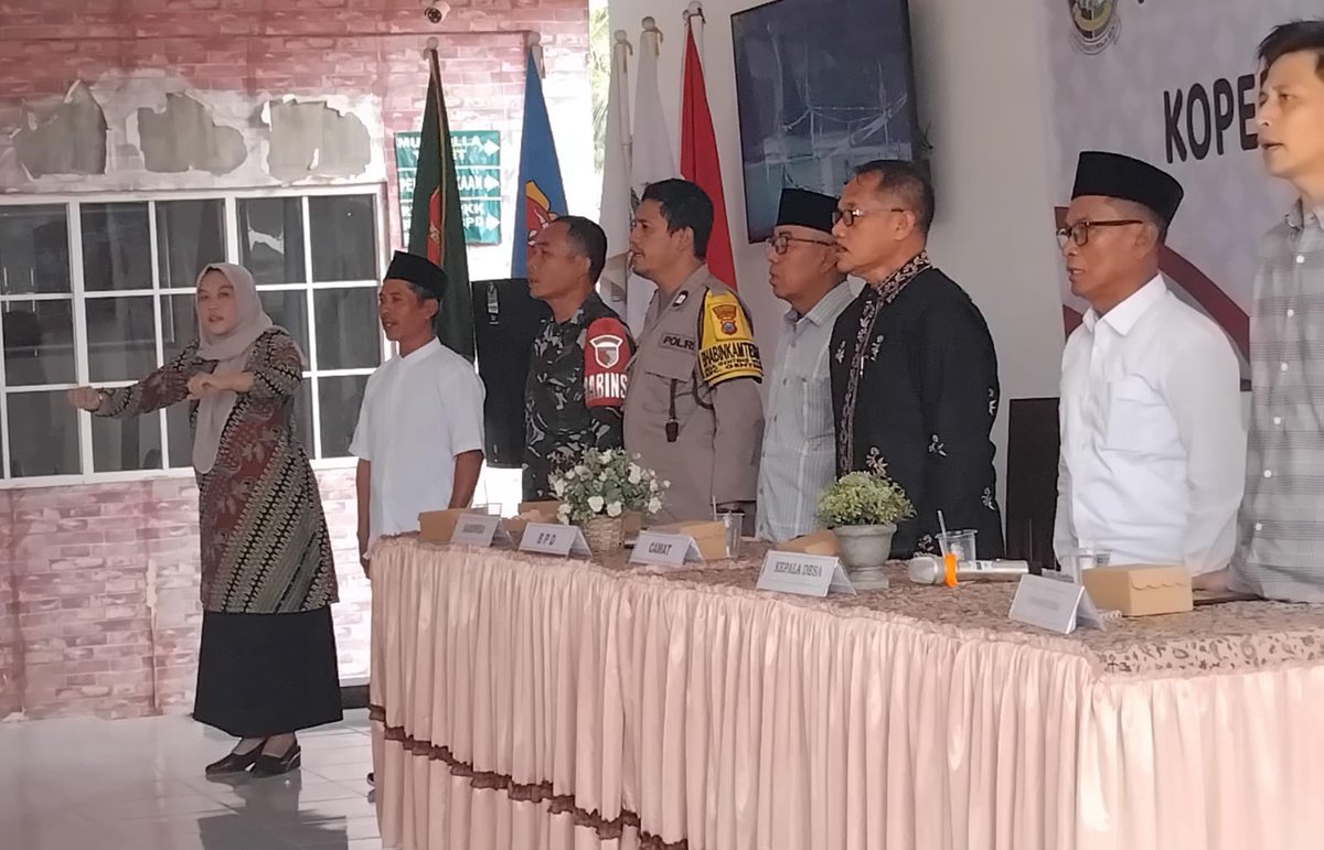 #TppKawalAkteKdmpkeNotaris

Setelah musyawarah desa khusus Pembentukan KDMP, semua TPP mengawal ke Notaris untuk proses mendapatkan badan Hukum

#TppKawalAkteKdmpkeNotaris

<a href="/prabowo/">Prabowo Subianto</a>
<a href="/YandriSusanto27/">Yandri Susanto</a>
<a href="/ArizaPatria/">Ariza Patria</a>
<a href="/taufikmadjid71/">IG : taufik.madjid</a>
<a href="/kemendespdt/">#BangunDesaBangunIndonesia</a>
<a href="/bpsdmkemendesa/">Bpsdm Kemendesa</a>
<a href="/desapenusantara/">desapesonanusantara</a>