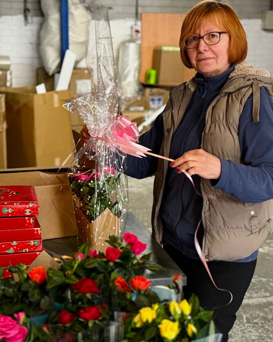 BasketsGalore's tweet photo. Every Monday we receive a delivery a fresh flowering plants, ready for a busy week ๐ฅ๐ป
We get some colourful rose plants for new baby/celebration baskets & some white for sympathy gifts & our thinking of you range.
https://t.co/3MwO9Py4zh
#flowerdelivery #floralgifts https://t.co/sECHvUHvAK