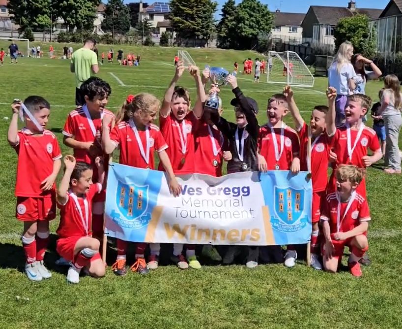 Well done to our 2017 group who ran out overall cup winners at the Wes Gregg Memorial Tournament in Ballymena on Saturday. 🔴⚽️