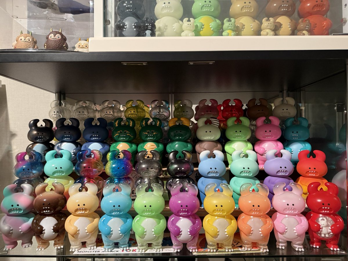 mukGOMORA's tweet image. 2k540ファンファーレもうすぐ始まるので棚の整理しました✨
照明が必要そうです🤔
ダイノウアモウがたくさんいて幸せすぎる😍
#2k540ファンファーレ
#ウアモウ
#ダイノウアモウ