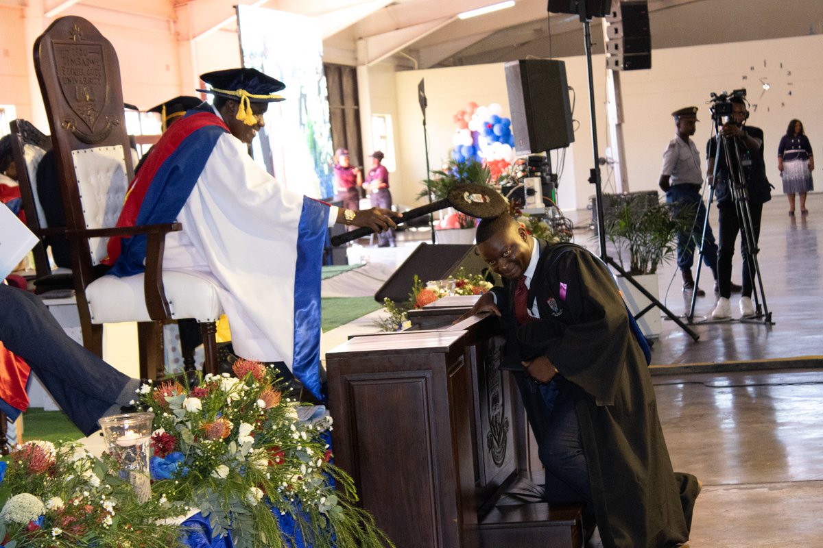 Zimbabwe Ezekiel Guti University tweet media