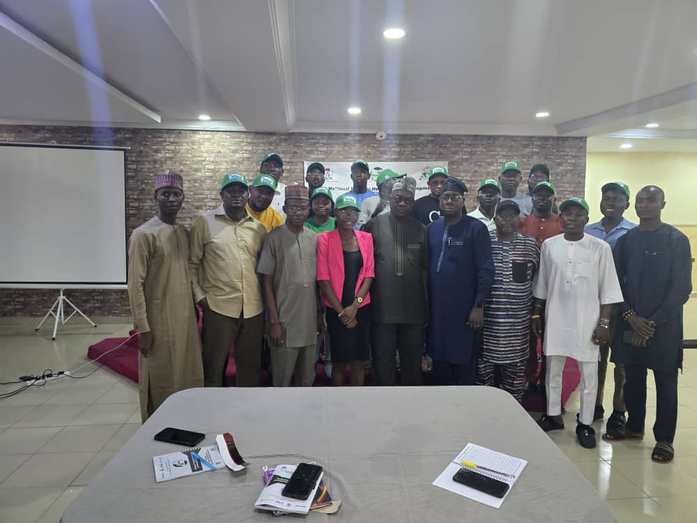 benjamin_aji's tweet photo. Group photo PFMOs with the Honorable Commissioner of Health and Stake holders Taraba State.
#PFMO #UHCinNigeria #HealthReform #NPHCDA #HealthForAll #BHCPFdeywork
#commisionerofhealthTaraba
#innoviusTarabaTeam https://t.co/MFgjEnI1cP