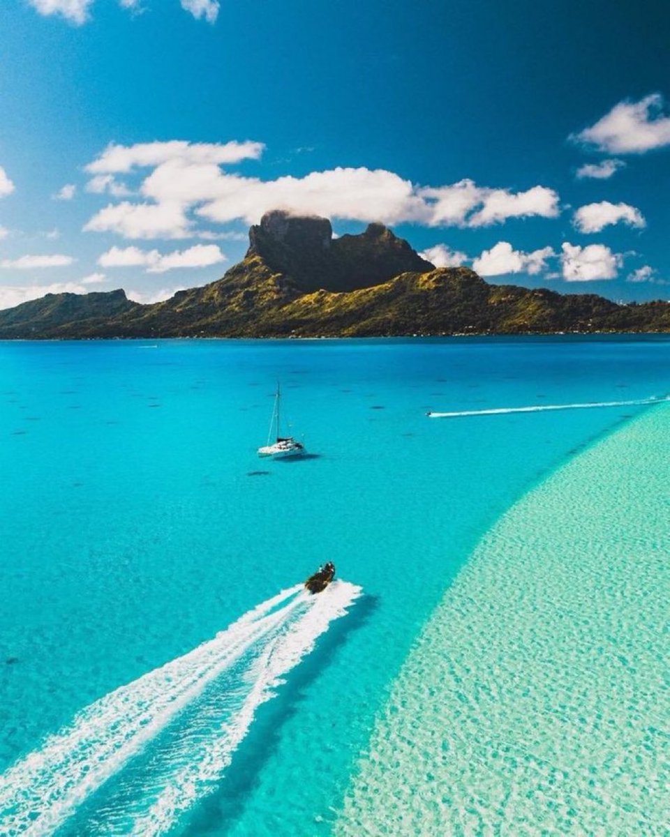 viewsoff's tweet photo. Bora Bora https://t.co/owZIkTpoui
