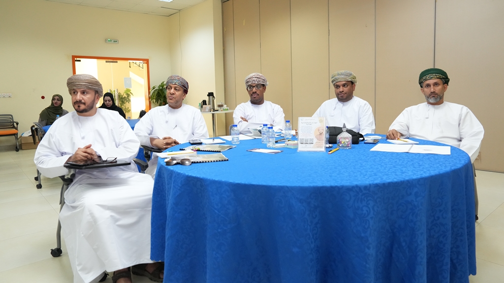 انطلقت بالمديرية العامة للتربية والتعليم بمحافظة جنوب الشرقية اليوم البرنامج التدريبي حول "المهارات اللازمة للإنتاجية المؤسسية" والذي تنفذه دائرة الشؤون الإدارية ممثلة بقسم التدريب والتأهيل خلال الفترة من 19 إلى 21 مايو 2025م بقاعة مركز إعداد الناشئين بإدارة الثقافة والرياضة
