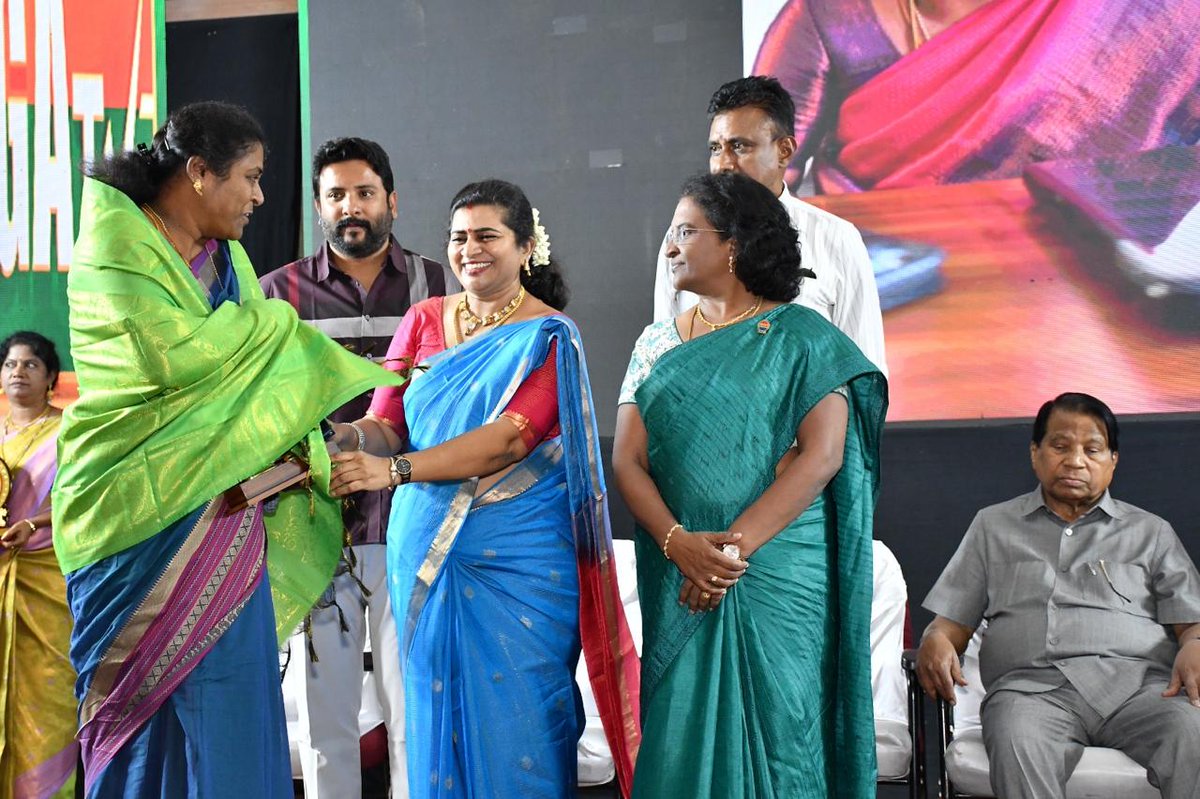KrishnaRKTN's tweet photo. *சங்கத்தின் வழியாக லக்ஷ்மன் சுருதி இன்னி��ையுடன் மகளிர் தினம் கொண்டாடப்பட்டது* https://t.co/AgYmtqzWJF