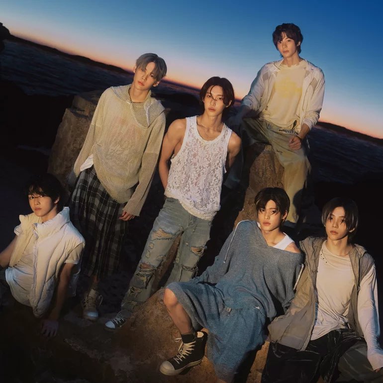 RIIZE simultaneously charts all tracks from their 1st album ‘ODYSSEY’ on MelOn TOP100:

#9 Fly Up [NEW]
#26 Bag Bad Back [NEW]
#30 Odyssey [NEW]
#34 Ember to Solar [NEW]
#40 Show Me Love [NEW]
#45 The End of the Day [NEW]
#70 Another Life [NEW]
#72 Midnight Mirage [NEW]
#83