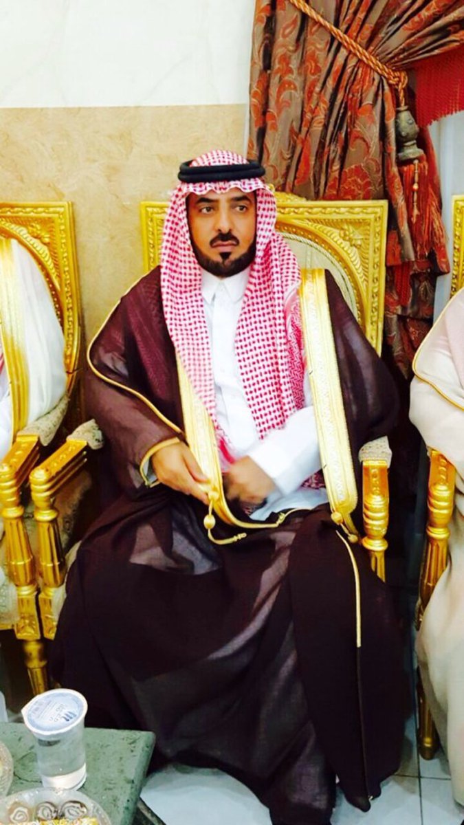 نبارك ونهنئ :.
الشيخ  فرحان بن مساعد النومسي العنزي بمناسبة ترقيته الي رتبة لواء
نسأل الله أن يجعلها عونً له على خدمة دينه ومليكة ووطنه .