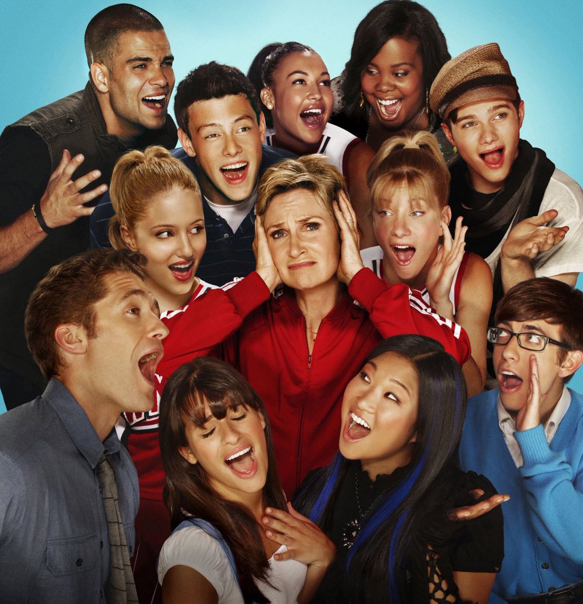 bchartsnet's tweet photo. 16 anos de “GLEE”. Qual sua performance favorita da série que marcou a cultura pop? 🥤 https://t.co/RQnBZoyKYQ