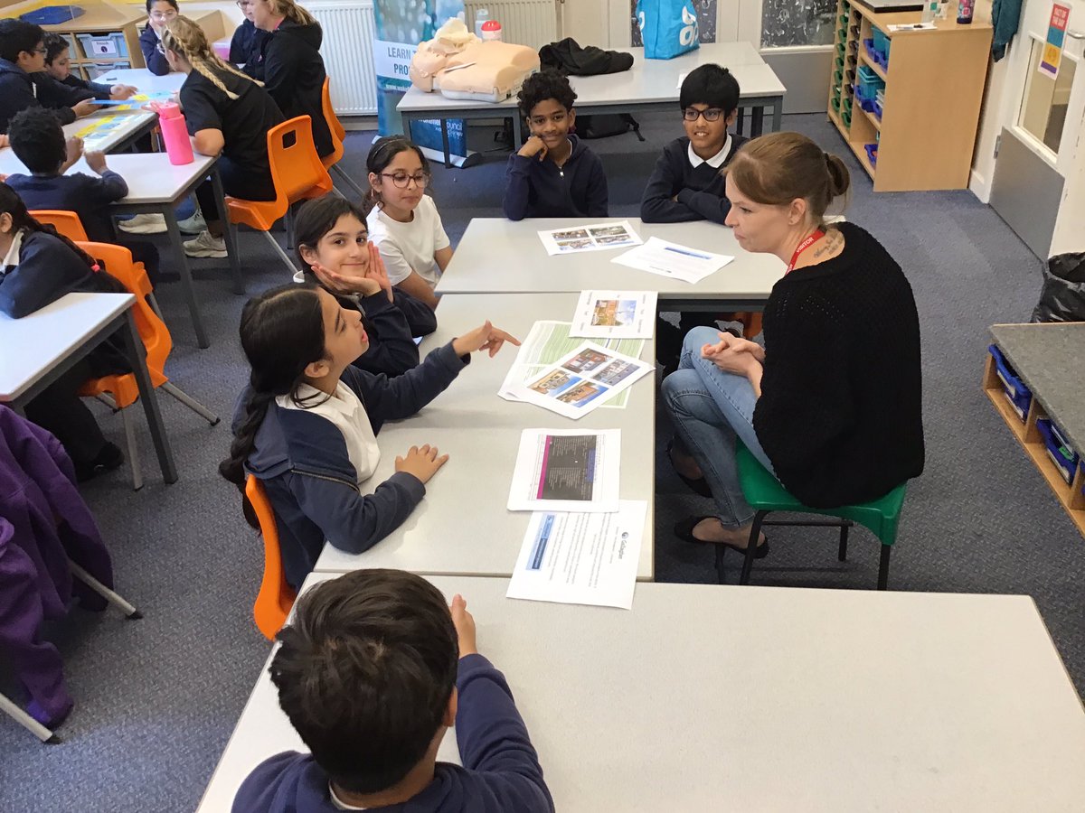 PindersPrimary's tweet photo. Primary futures @pindersprimary and year 4 are learning about sports therapy, life guard skills, risk management and aquatics instruction.  #pppe #pprshe https://t.co/7SKipYtvHs