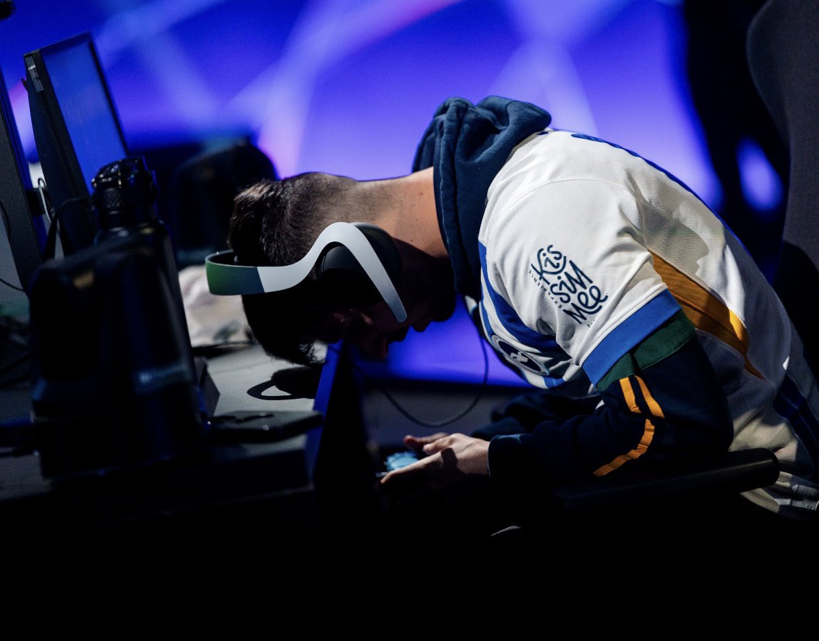 Truly heartbroken 💔 
Losing a game I should never lose if it wasn’t for my own mistakes to go to Munich
Really felt like this was the tournament and it showed for 99% 
Big thanks to <a href="/Zac11Moore/">Zac Moore</a> for all the help the past few weeks.