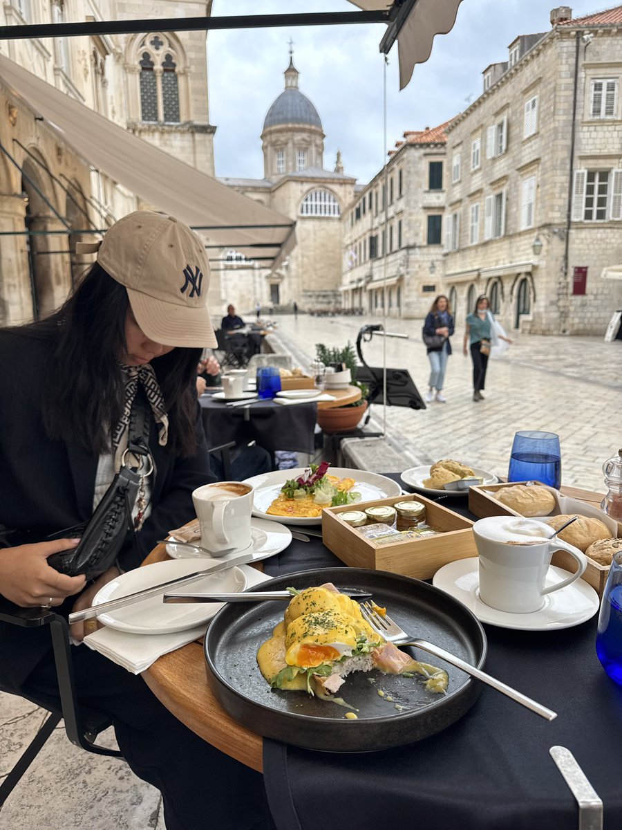 cttieu's tweet image. Balkan life