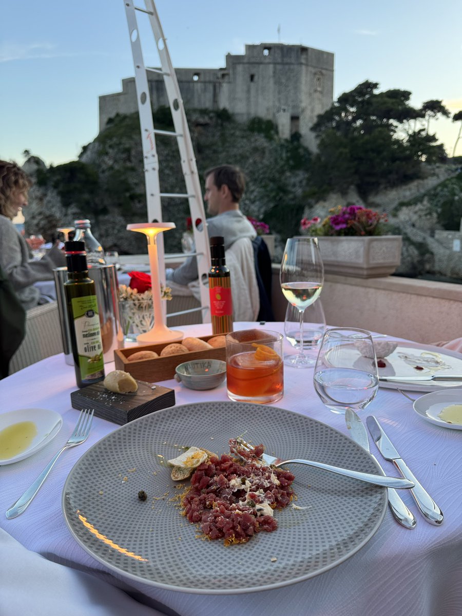 cttieu's tweet image. Balkan life