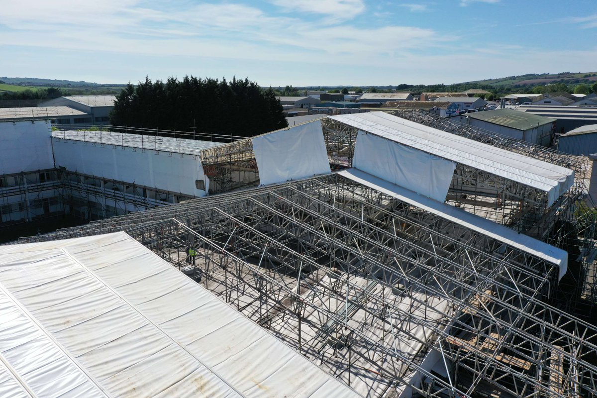 These drone images capture the latest progress of the reroofing project at the Barnstaple Hotel 🔨🏨
#PearceConstruction #NorthDevon #Devon #BarnstapleHotel #ReroofingProject #DronePhotography #ConstructionUpdate #Teamwork #ProjectProgress #AerialView