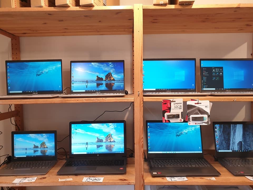 OUR ROAD IS FULLY OPEN AGAIN in <a href="/NailsworthTown/">Nailsworth</a> 
WE HAVE LOVELY LAPTOPS
WE HAVE DELIGHTFUL DESKTOPS
SERVICE &amp; REPAIR ALL APPLE &amp; MICROSOFT IN HOUSE
All our systems set up, ready to go  No hidden extras  #dogsoftwitter #dogsinshops #shoplocal