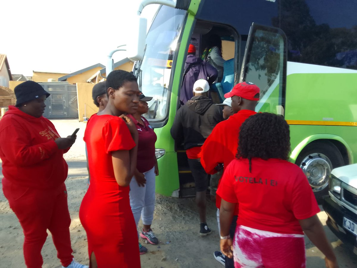 [IN PICTURES:] EFF JHB subregion E Wards 109 and 32 are in attendance at the EFF VAT Victory March from Union Buildings to National Treasury.❤