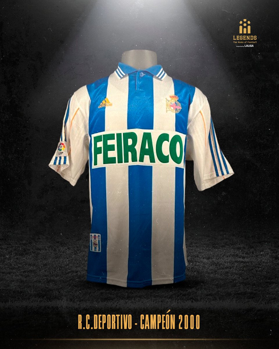 museolegends's tweet photo. 🏆 Un SÚPER CAMPEÓN.

💙🤍 Hace 25 años, el @RCDeportivo consiguió el título liguero de #LALIGAEASPORTS.

✍️ ¿Qué jugador te viene a la mente con esa camiseta?

#MuseoLegends https://t.co/AGRUhcZcvw