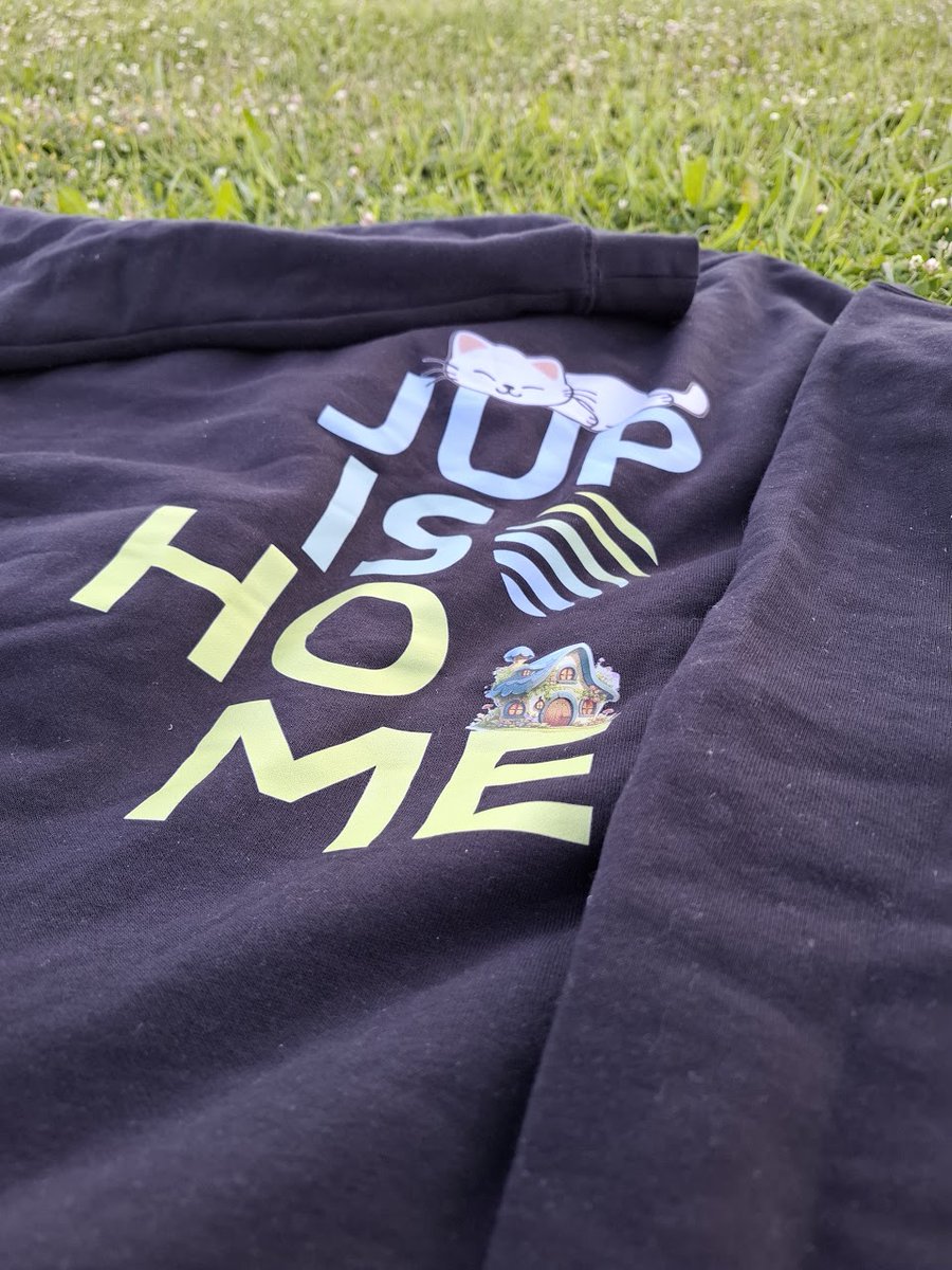 zer0alba's tweet photo. My favorite sweater!... 🥰

"JUP IS HOME" 🏡

It's not enough to say it, you have to live and breathe it. https://t.co/6WylQODUdQ