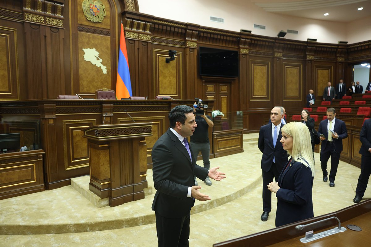 🇦🇲🤝🇨🇾
Grateful to my Cypriot colleague &amp; good friend, <a href="/AnnitaDemetriou/">Annita Demetriou</a>, President of the House of Representatives of brotherly #Cyprus, for a very open &amp; substantive conversation during her official visit to #Armenia.
We discussed a broad range of bilateral issues, including