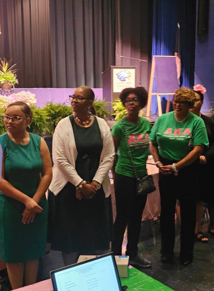 foxinthebox08's tweet photo. On Saturday, my chapter celebrated our legacies. When I was pregnant with Baby Boo, as I did with my son, I spoke favor over her. Me and my princess share so much love, sharing AKA is added bonus!
#LegacyLove
#myminime https://t.co/APYde1shfl