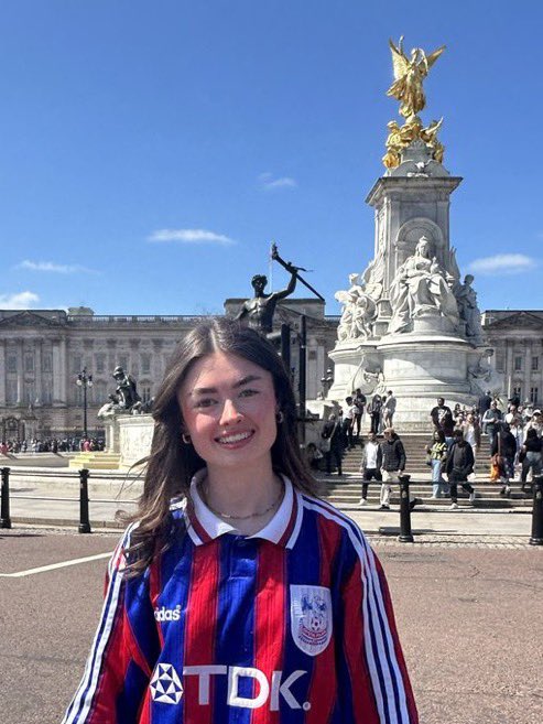 😍 Bir X kullanıcısının paylaşımı.

"İlk Crystal Palace maçım ve ilk kupa kazandığımızı gördüğüm gün."