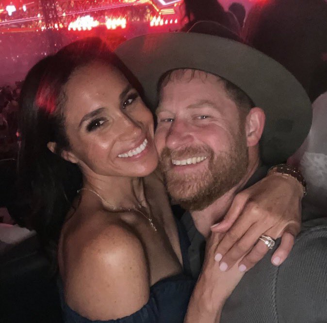 Happy Wedding Anniversary to my favourite couple!🥳

May your days be long in endless bliss and with unending blessings!🥰❤️

#HarryandMeghan7 
#HarryandMeghan 
#HappyWeddingAnniversaryHarryandMeghan 
#HappyWeddingAnniversary