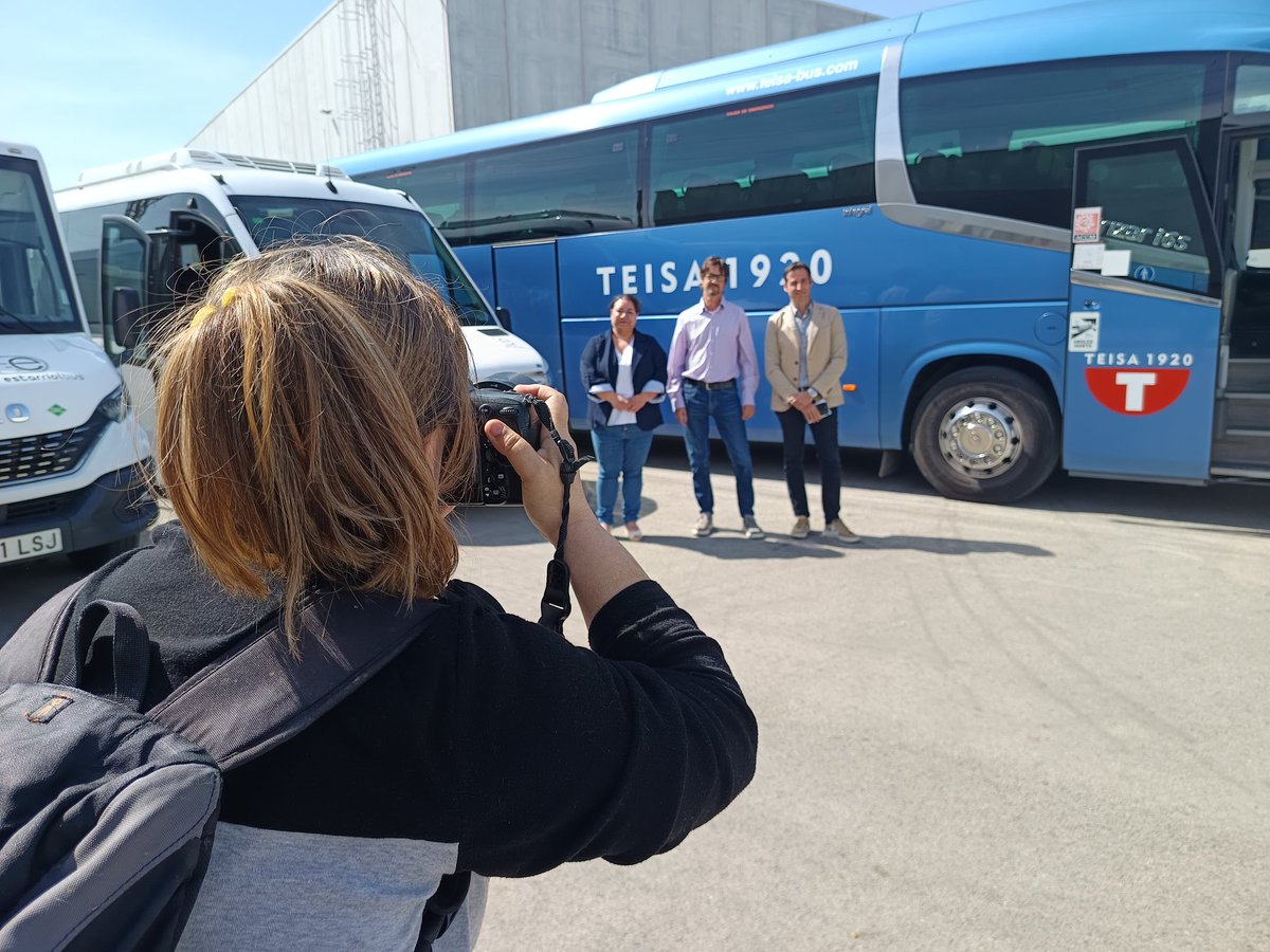 comunicacat's tweet photo. 🚌 @Teisa1920 integra l'empresa @estarriolbus i reforça els serveis de mobilitat per carretera a l'Alt Empordà
⬆️ D'aquesta manera, #TEISA amplia la seva plantilla fins arribar als 500 treballadors. La flota passa a ser de 320 vehicles
#clientcomunica #bus #mobilitat https://t.co/Ku9bQhNPa2