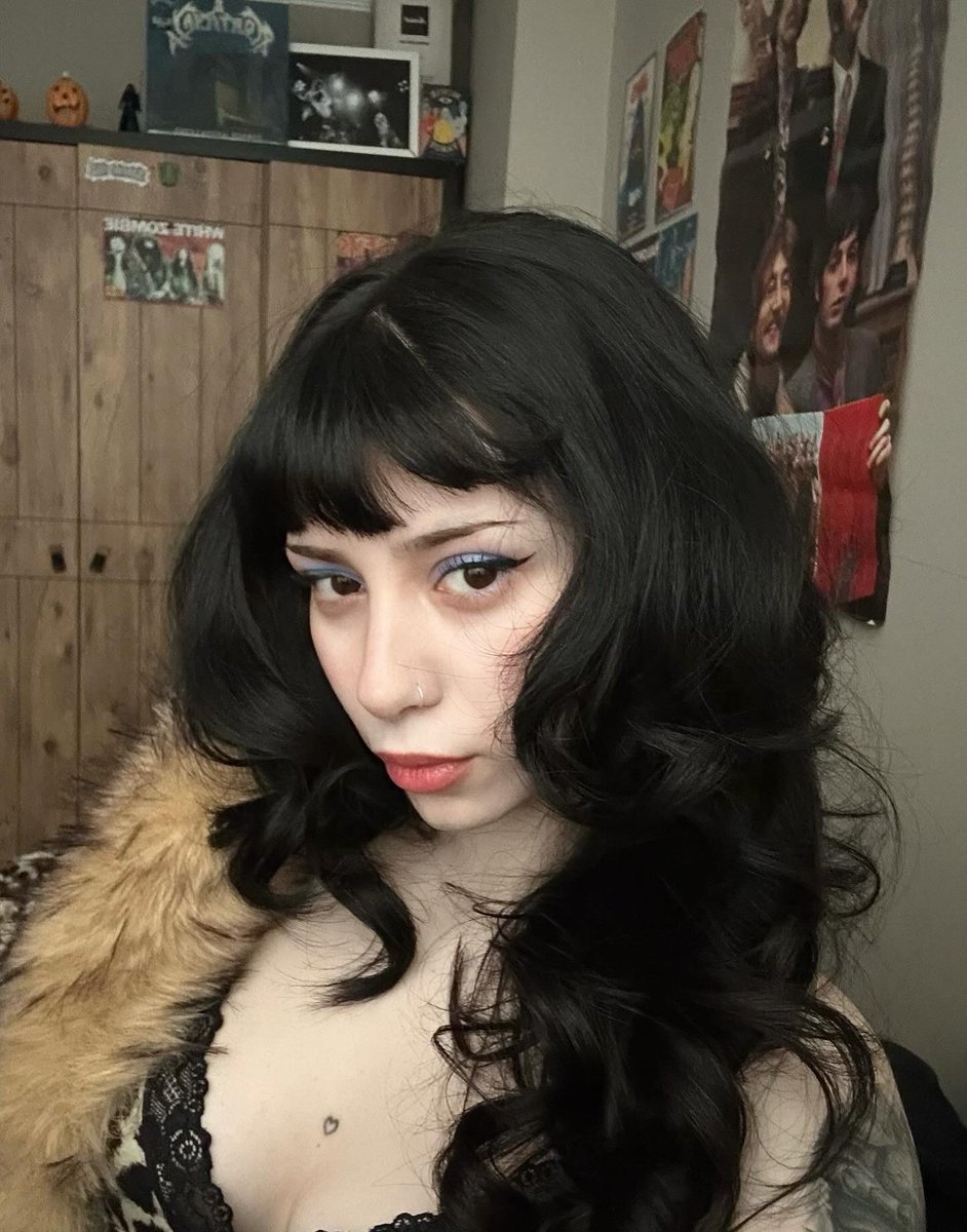 bi insan bi hatayi en fazla 3 kere yapar ben kacıncıya kahkul kesıyorum bılmıyorum