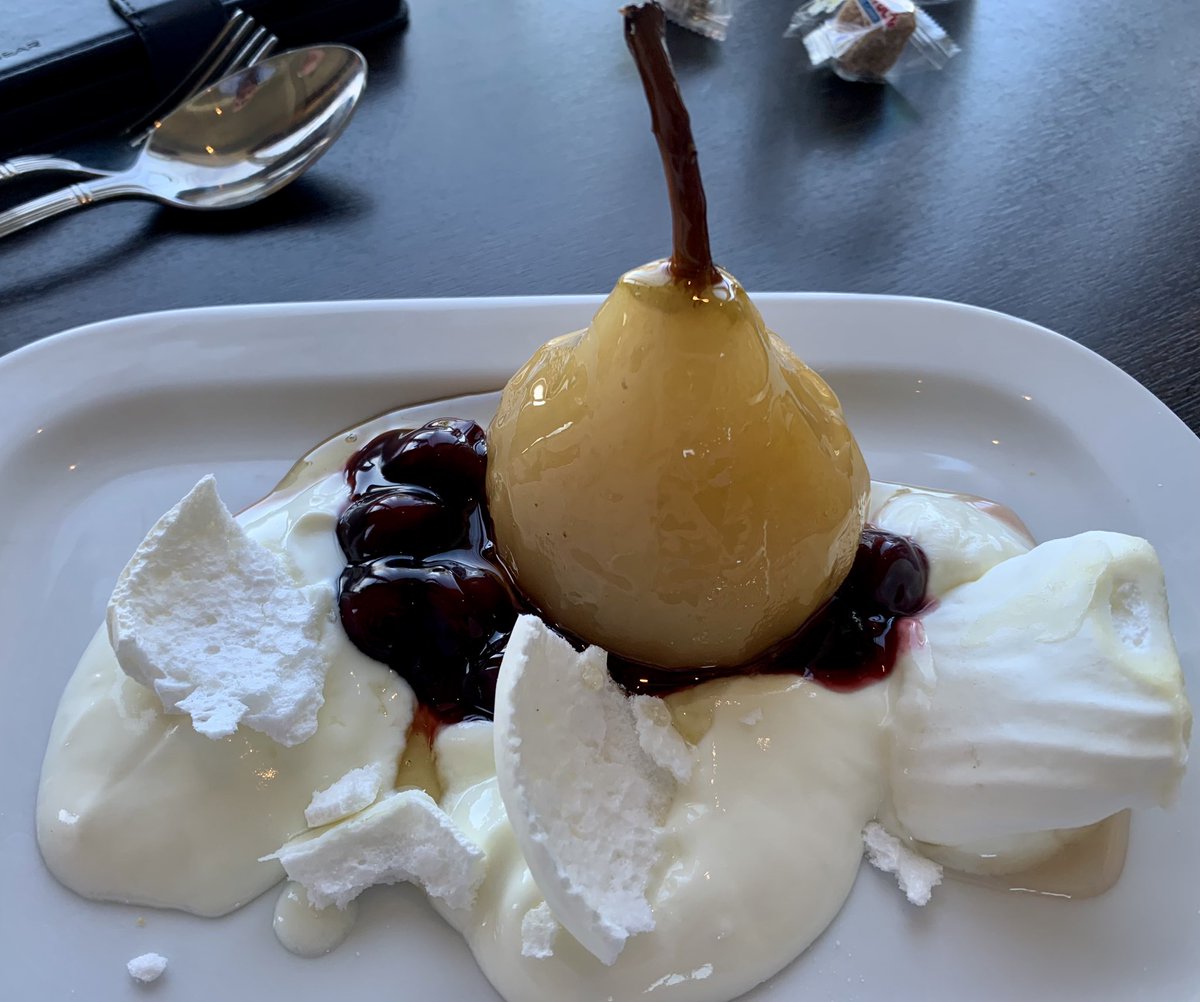 paulofdub's tweet photo. #invite We had a lovely lunch yesterday @grandmalahide - their new Sunday lunch menu is well worth a jaunt to Malahide for. Lots of changes going on at the hotel under the new owners @FBDHotels. Of course the sea view is as stunning as ever. Good food, lovely service. https://t.co/SJY7f0XyGZ