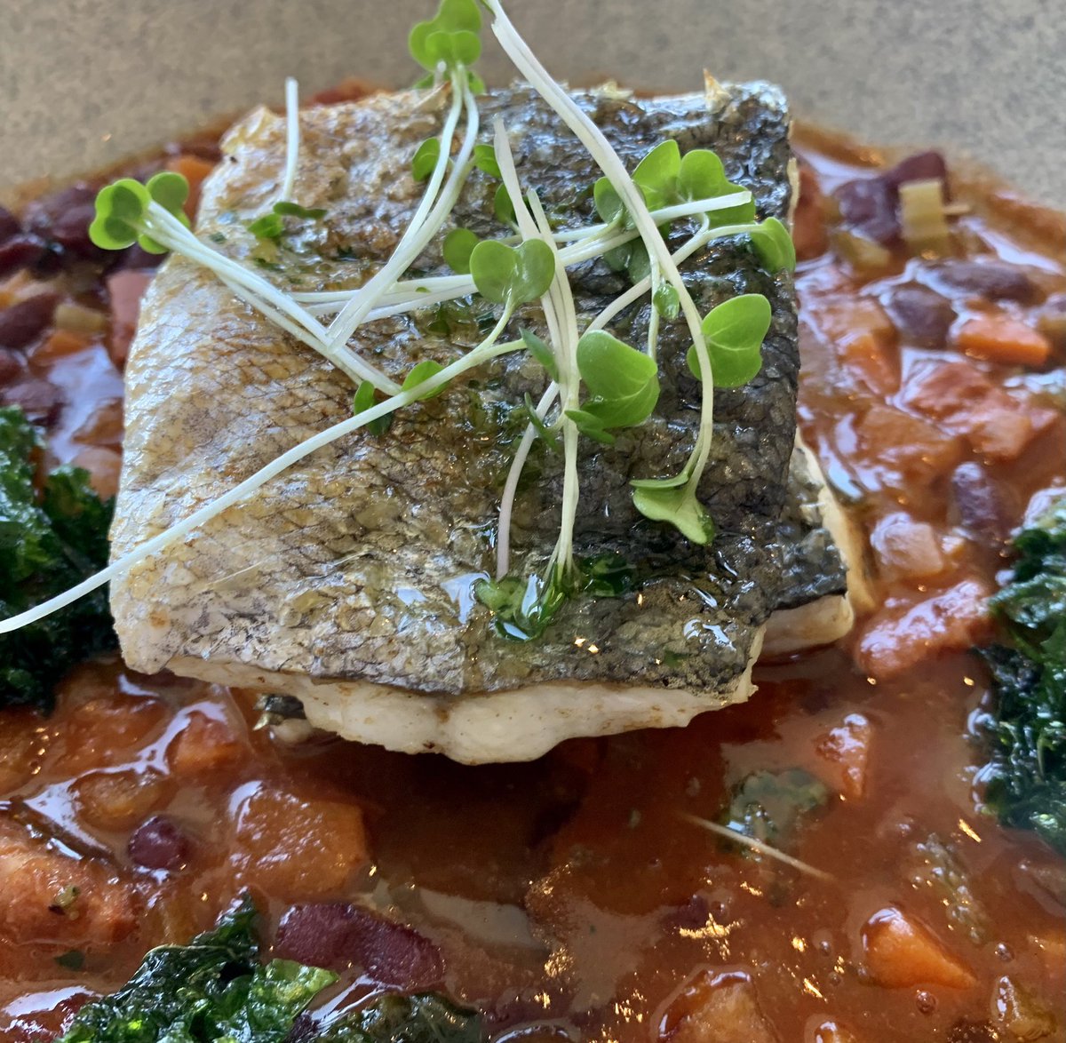 paulofdub's tweet photo. #invite We had a lovely lunch yesterday @grandmalahide - their new Sunday lunch menu is well worth a jaunt to Malahide for. Lots of changes going on at the hotel under the new owners @FBDHotels. Of course the sea view is as stunning as ever. Good food, lovely service. https://t.co/SJY7f0XyGZ