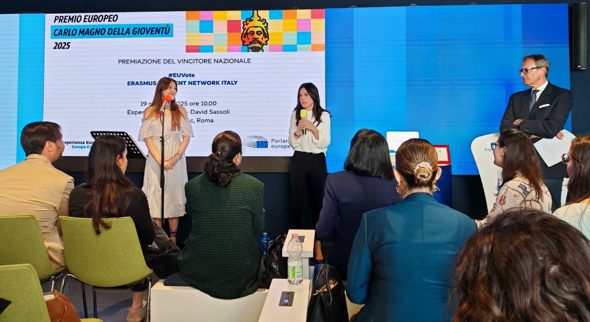 "Avete messo accanto due parole: il voto e l’Europa, a dimostrazione di ciò che dobbiamo continuare a raccontare ai giovani."

🎤<a href="/MariaC_Pisani/">Maria Cristina Pisani</a> alla premiazione del vincitore nazionale del Premio Europeo Carlo Magno della Gioventù 2025 <a href="/CNG_Italia/">Consiglio Nazionale Giovani</a>