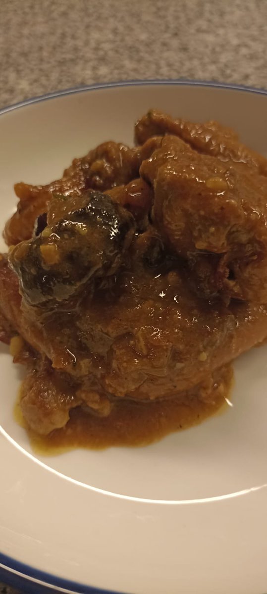 UOCesalut's tweet image. 😍👩‍🍳Aquesta setmana hem iniciat les pràctiques de tècniques culinàries del grau de #Nutrició Humana i Dietètica a l&apos;Escola d&apos;Hostaleria del Sant Ignasi.

🍽️L&apos;estudiantat del grau ha elaborat nombroses receptes de plats i postres. 

📸Aquestes són algunes d&apos;elles! 👇